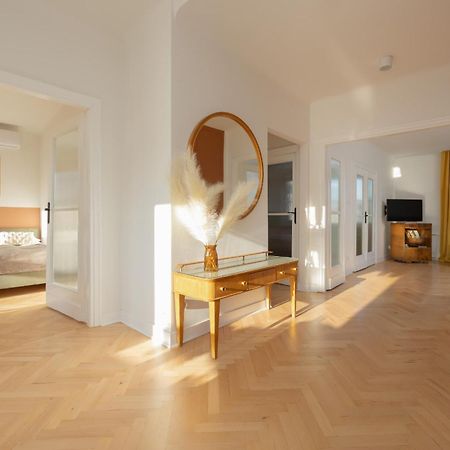 Apartment For 6 People Near Royal Baths Park By Renters Prestige Варшава Экстерьер фото