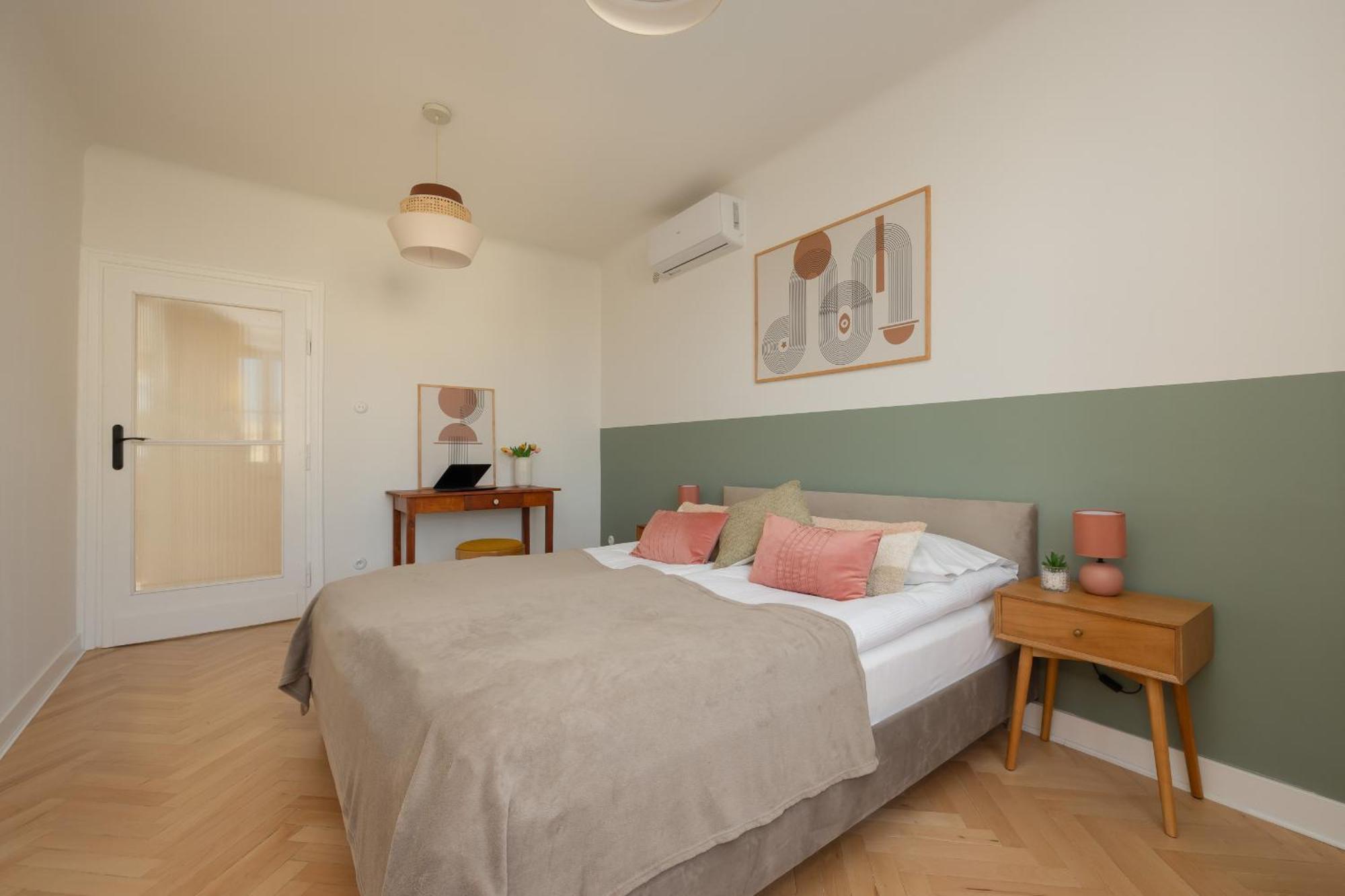 Apartment For 6 People Near Royal Baths Park By Renters Prestige Варшава Экстерьер фото